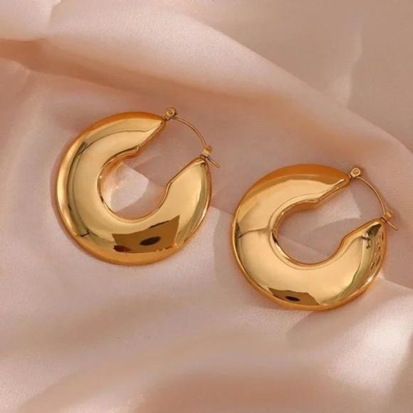 New Chunky 18k Gold Hoop Earrings, NICE EARRINGS, CUTE EARRINGS - Picture 3 of 5